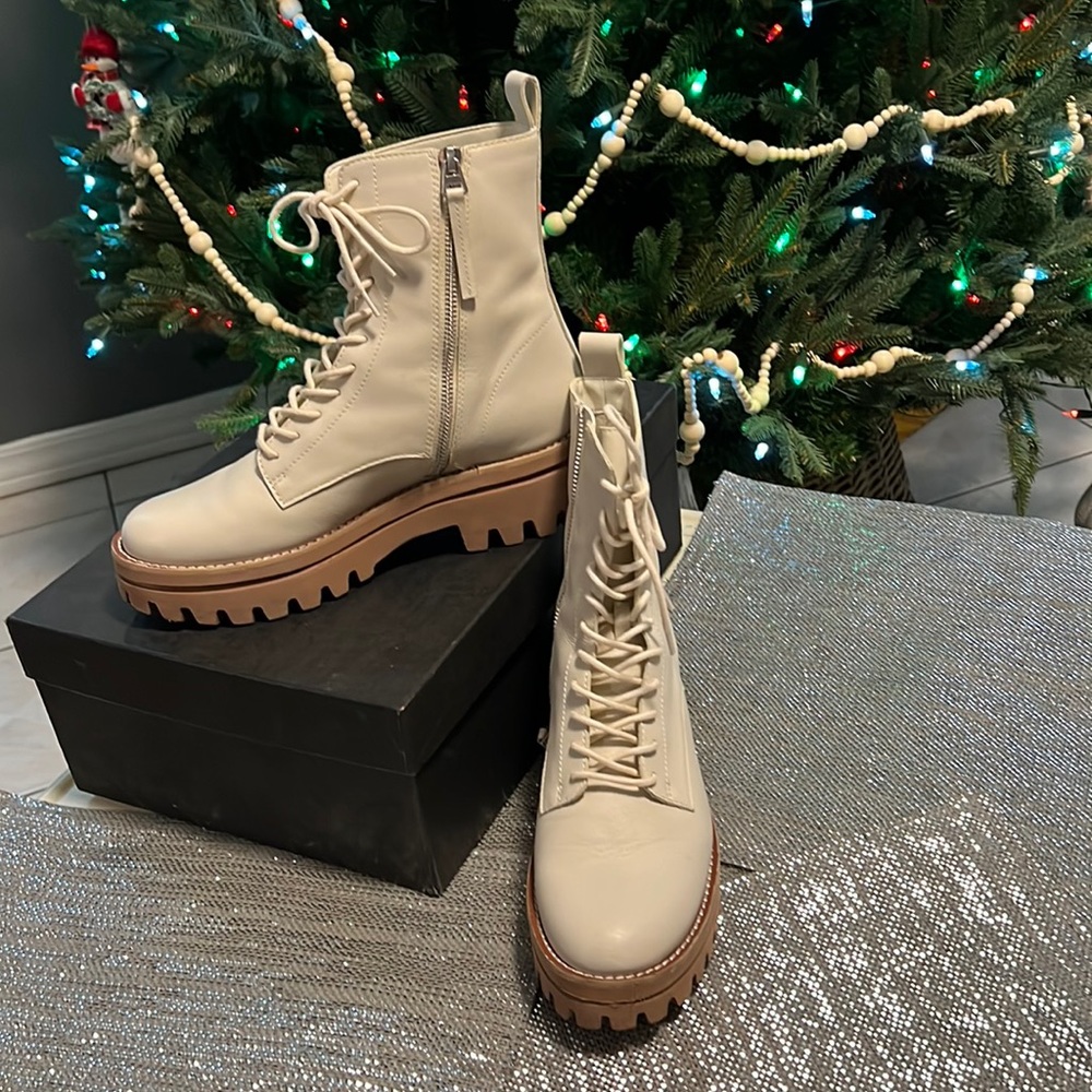 Brand new condition dolce vita ivory color combat boots